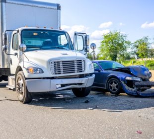 What Is The Best Way To Get A Competent Lawyer In Case Of A Trucking Accident?